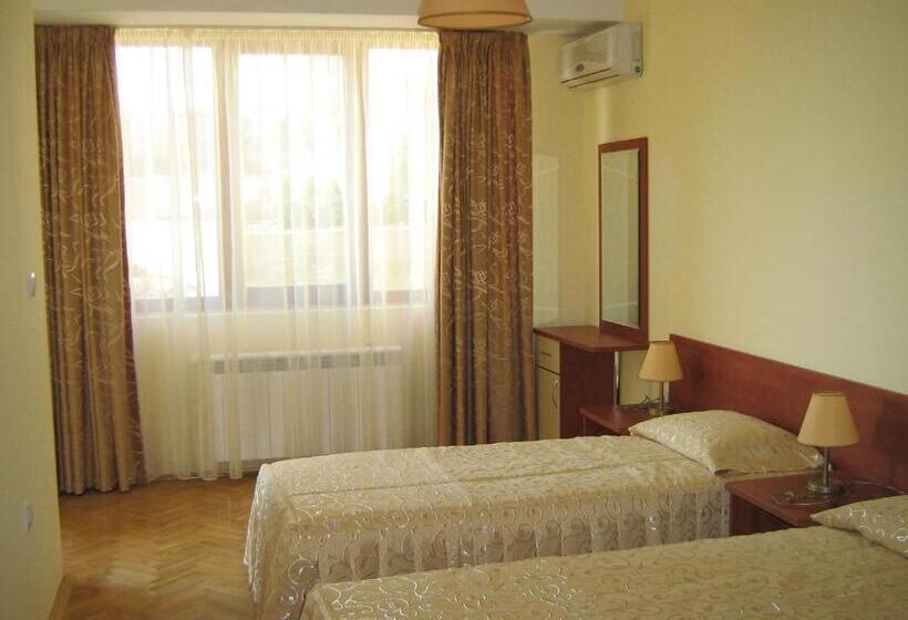 هتل Sea Park Homes Neshkov