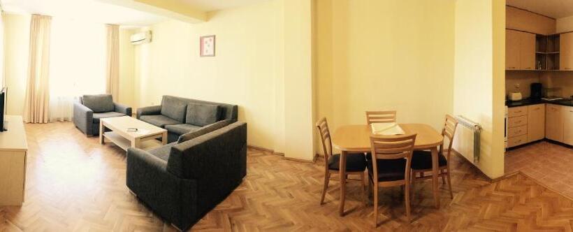 هتل Sea Park Homes Neshkov