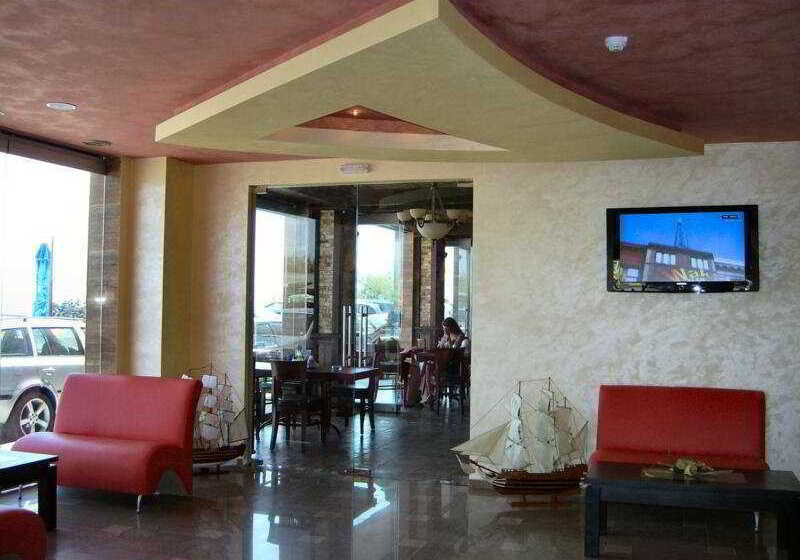 فندق Sunny Bay Pomorie