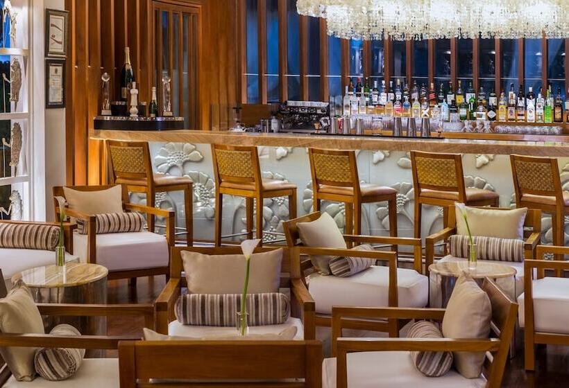 هتل The St. Regis Bali Resort