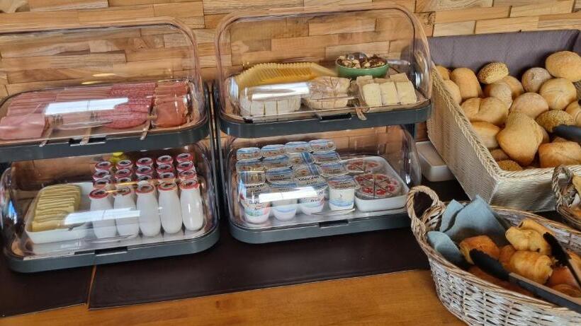 هتل Westendia Free Parking Top Breakfast
