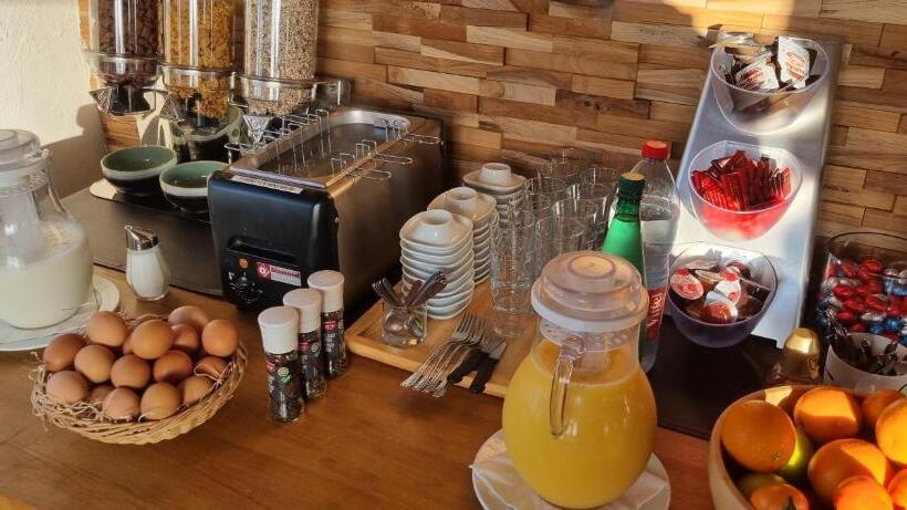 هتل Westendia Free Parking Top Breakfast