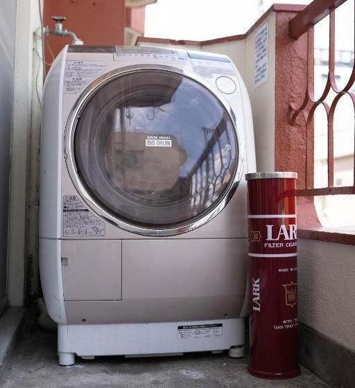 هتل کپسول Taro S Hostel Minami Koshigaya