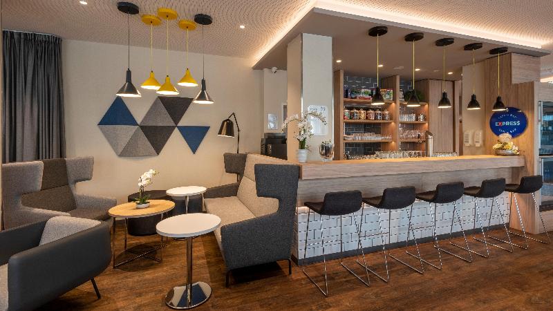 هتل Holiday Inn Express   Offenbach, An Ihg