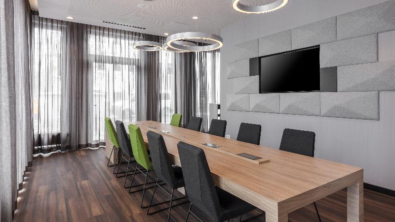 هتل Holiday Inn Express   Offenbach, An Ihg
