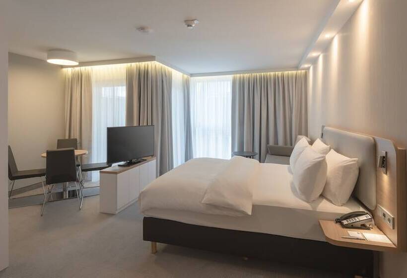 هتل Holiday Inn Express   Offenbach, An Ihg