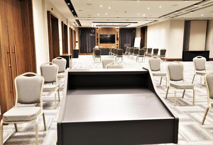 هتل Limak Skopje Luxury