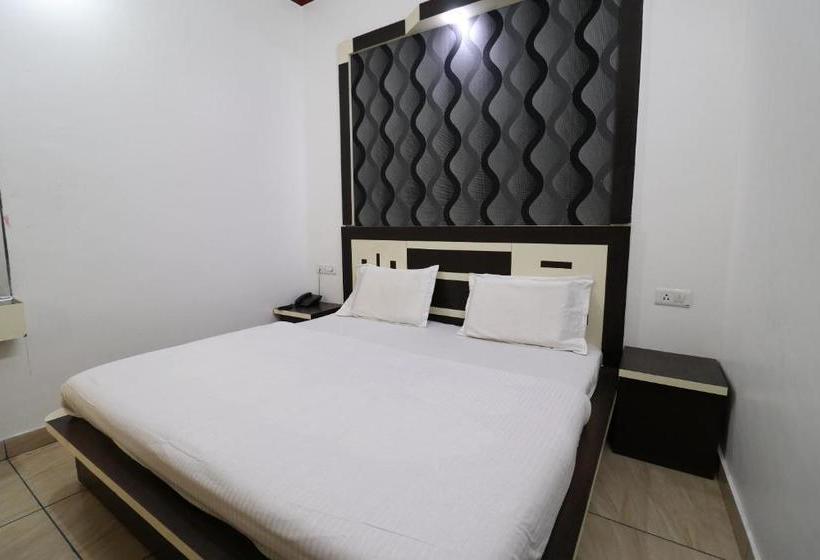 Отель Spot On 39411 Vandana Residency