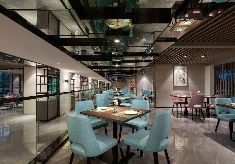 هتل Wingate By Wyndham Xishuangbanna