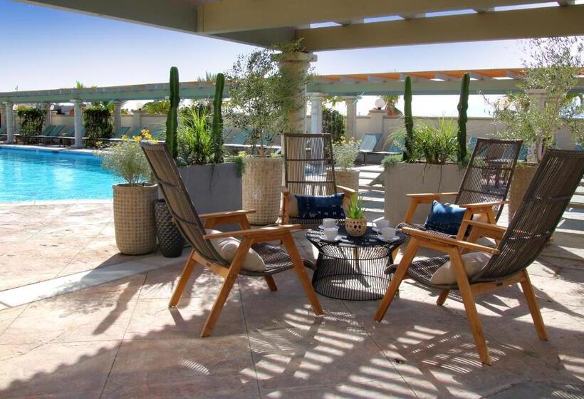 استراحتگاه Azure Palm Hot Springs