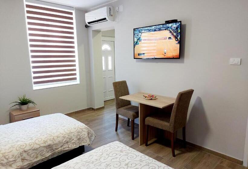 هاستل Centar Lux 2