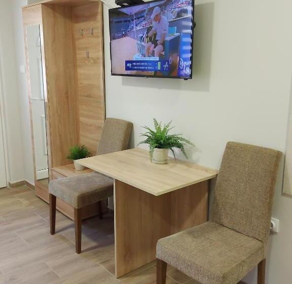 هاستل Centar Lux 2