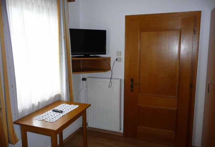 הוסטל Gasthof Waldhof