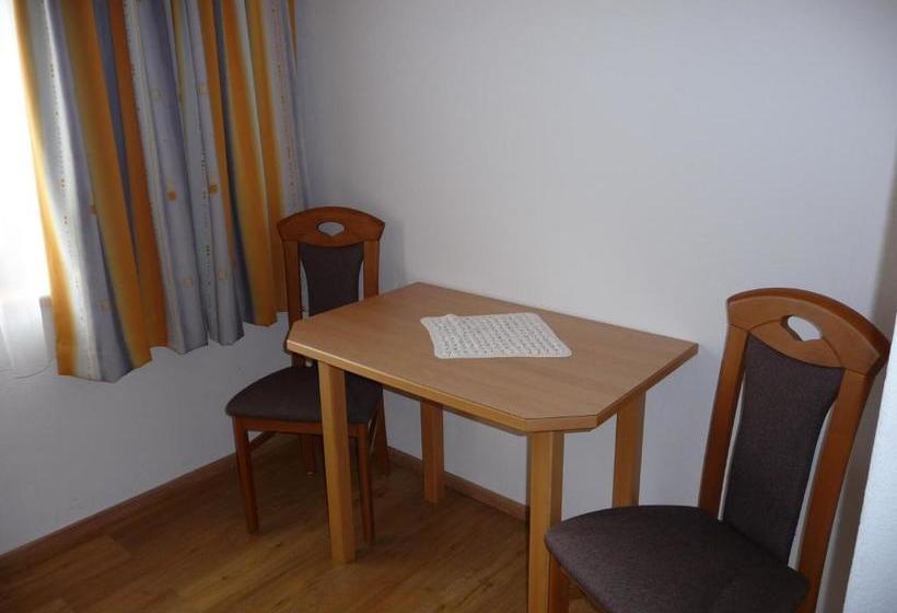 הוסטל Gasthof Waldhof