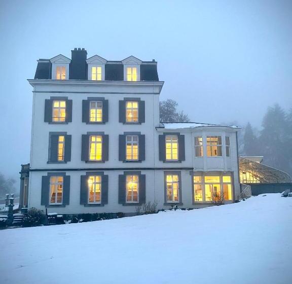 تختخواب و صبحانه Château Charles
