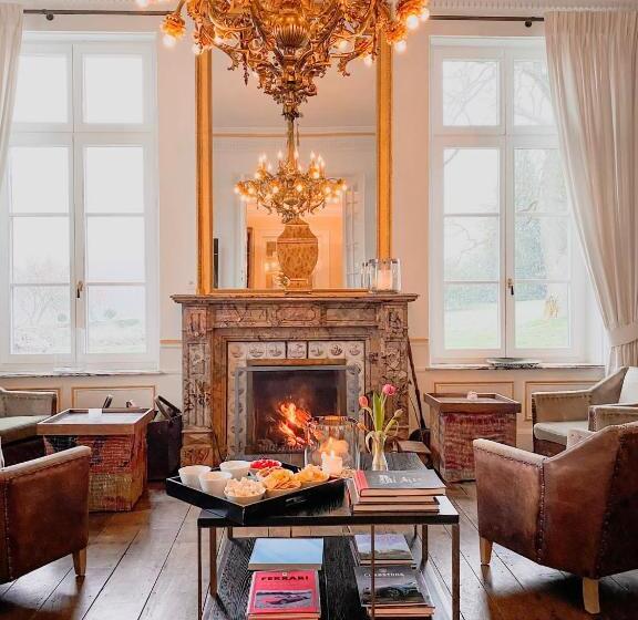 تختخواب و صبحانه Château Charles