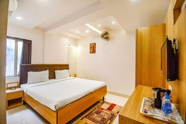 Fabhotel Stay Inn International