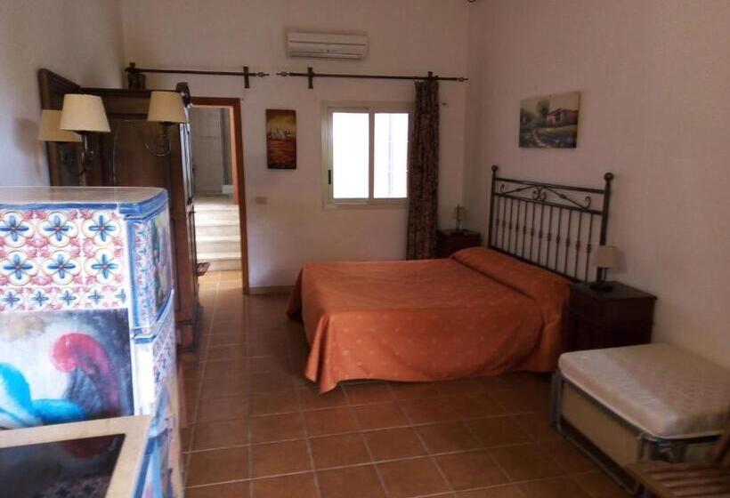 فندق Agriturismo Castelluzzo Organic Farm