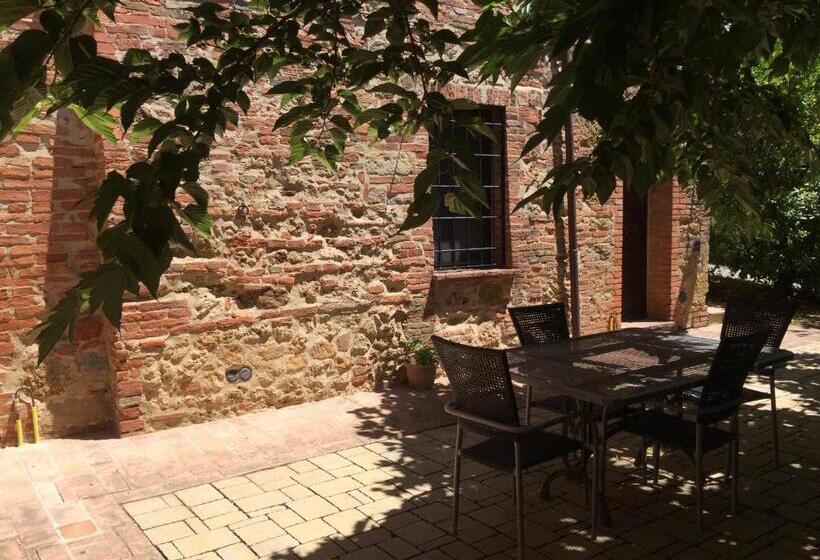 هتل Agriturismo Il Sasso