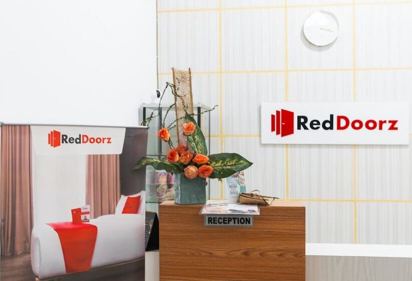 בית מלון כפרי Reddoorz Near Sultan Mahmud Badaruddin Airport Palembang