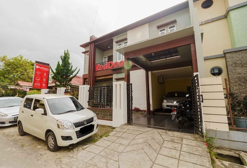 هتل Reddoorz Syariah Near Jam Gadang Bukittinggi 2