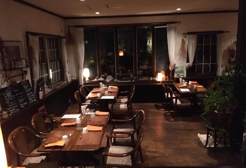 پانسیون Resort Inn Bon Chic