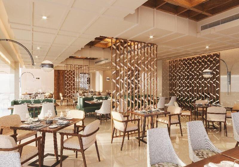 هتل Holiday Inn Goa Candolim