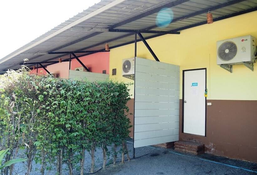 هتل Lux Inn