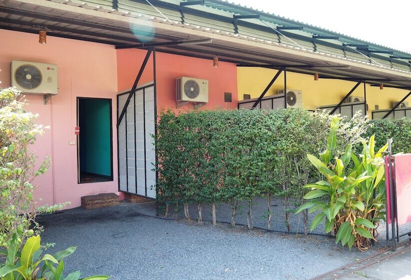 هتل Lux Inn