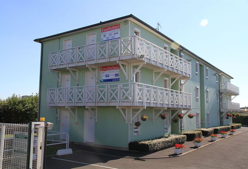 Отель Fast Caen Memorial