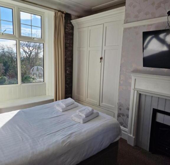 فندق Broadway House