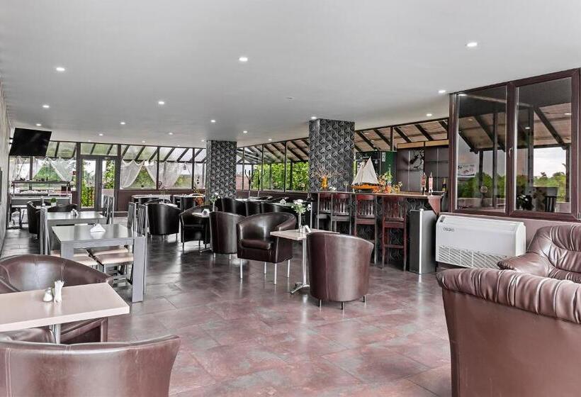 Fotos del hotel Charter Otopeni:  46 Fotos del hotel Charter Otopeni:  46