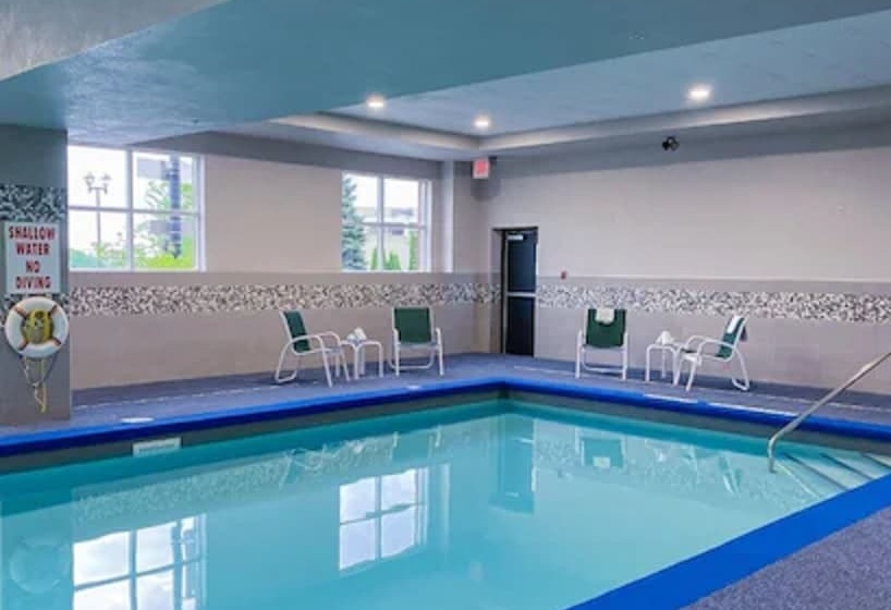 هتل Country Inn & Suites By Radisson, Niagara Falls, On