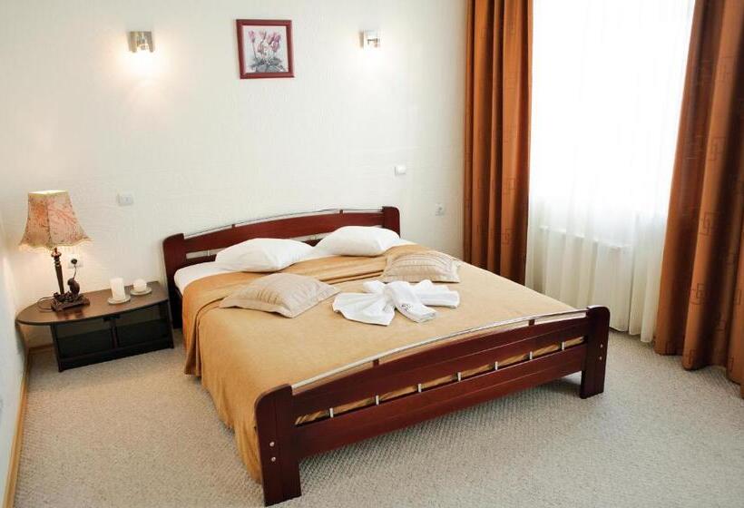 هتل Dinaburg Spa