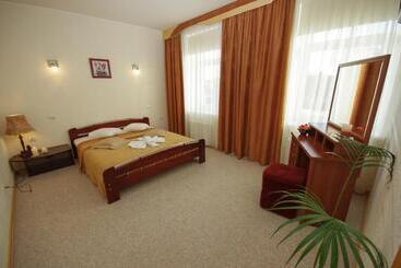 هتل Dinaburg Spa