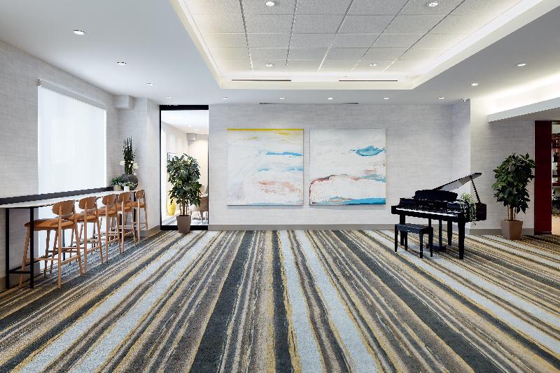 هتل Holiday Inn & Suites Montreal Airport, An Ihg