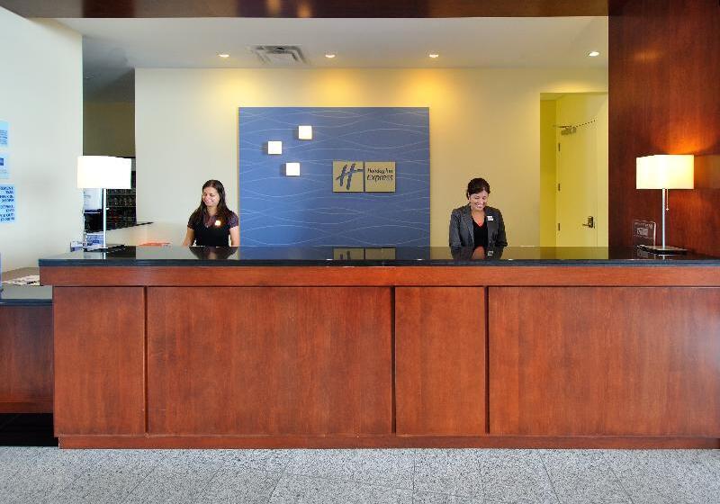Fotos del hotel Holiday Inn & Suites Montreal Airport:  13