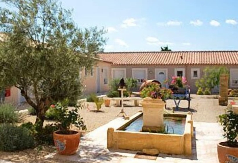 Hotel Hôtel Et Résidence De La Transhumance in St Martin de Crau, ab 59