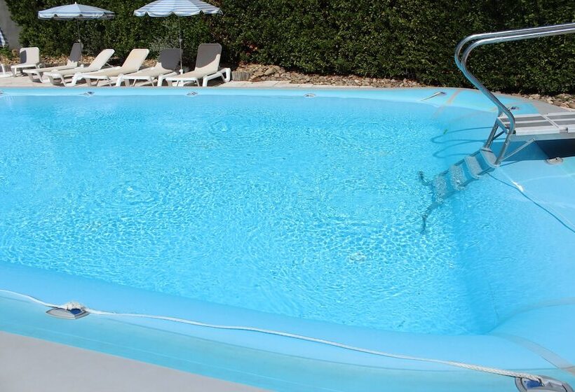 Hotel Hôtel Et Résidence De La Transhumance in St Martin de Crau, ab 59