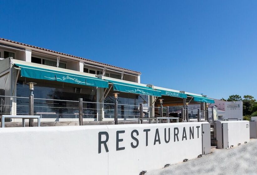 ホテル Hôtel Restaurant Le Grand Large   Face à La Plage   Ile De Ré