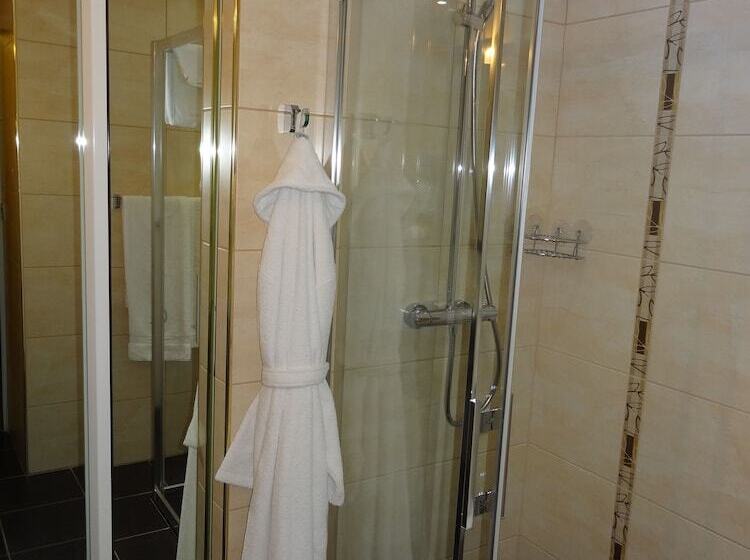 هتل Demeures & Châteaux   Hôtel Greuze & Spa Tournus
