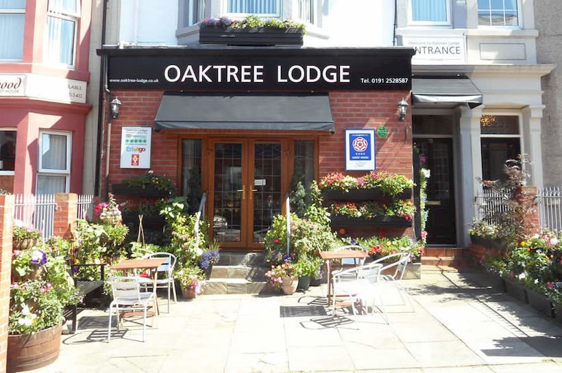 ホテル Oaktree Lodge