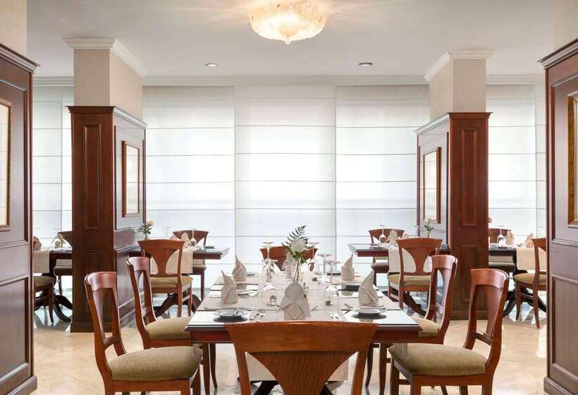 هتل Ramada By Wyndham Continental Jeddah