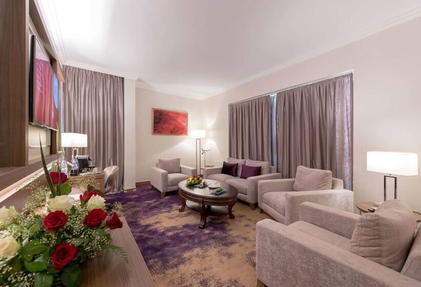 هتل Ramada By Wyndham Continental Jeddah