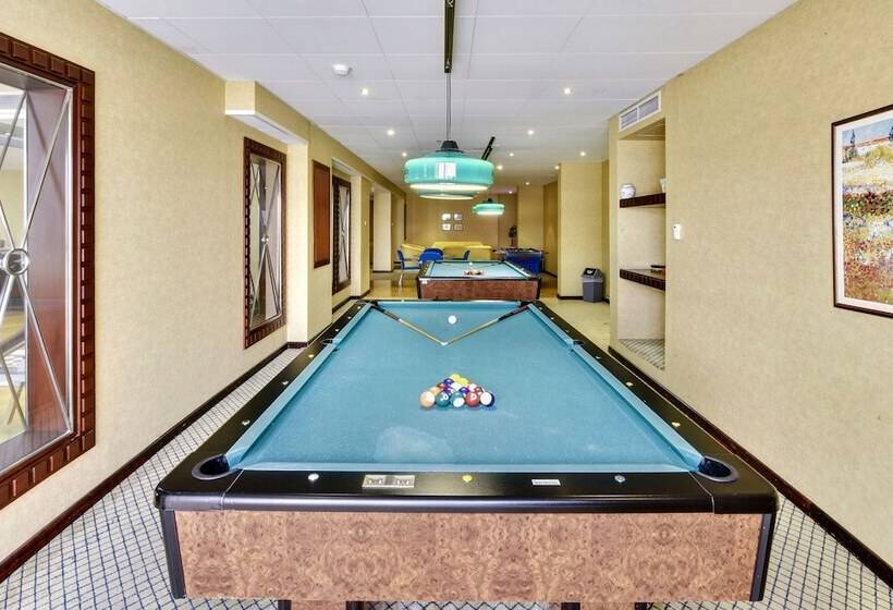 هتل Ramada By Wyndham Continental Jeddah