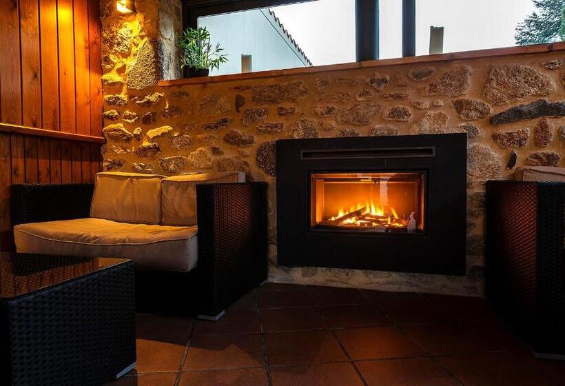 هتل Restaurante La Quadra
