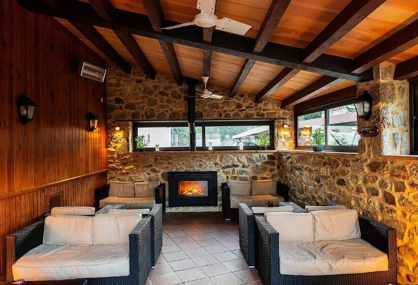 هتل Restaurante La Quadra