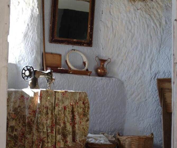 Hotel Rural Cuevas Almagruz