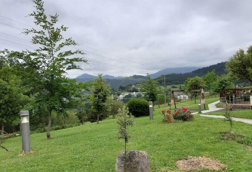 هتل Santa Ana
