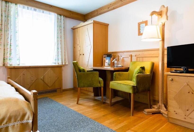 호텔 Scharfegger S Raxalpenhof   Zuhause Am Land